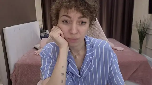 Snapshot of daniellia_ chatting on September 22, 7:58 am daniellia online show from September 22, 7:58 am