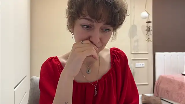 daniellia  online show from November 4, 9:13 am