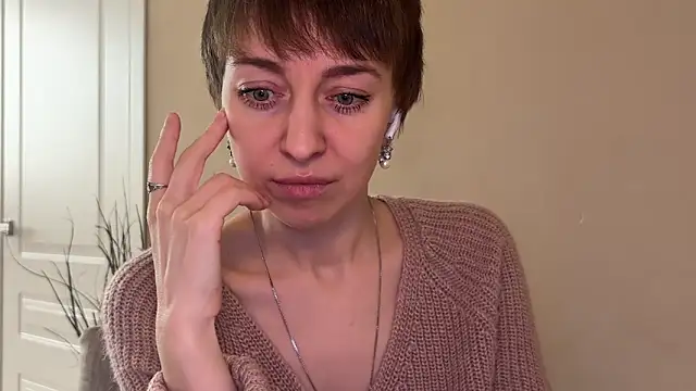 daniellia  online show from January 12, 8:54 am