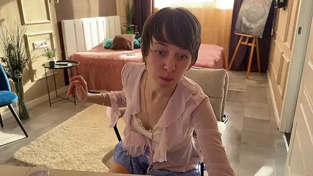 daniellia  online show from April 19, 2:18 pm