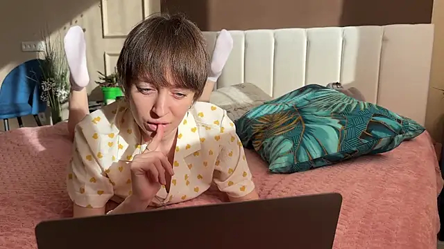 daniellia  online show from April 20, 2:18 pm