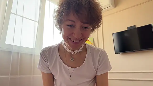 daniellia  online show from November 10, 9:03 am