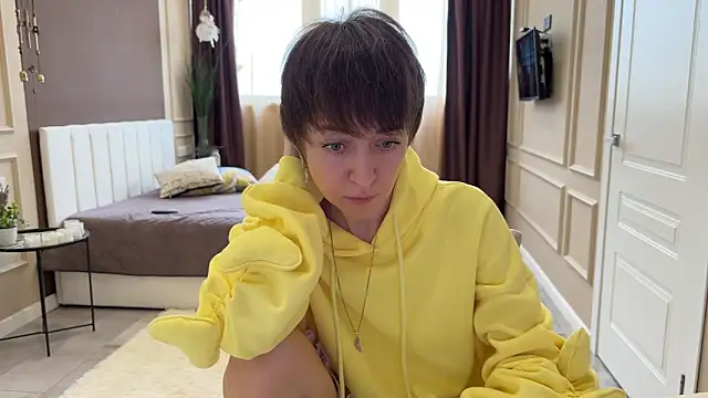 daniellia  online show from February 15, 9:19 am