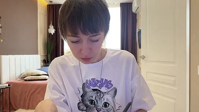 daniellia  online show from March 7, 9:48 am