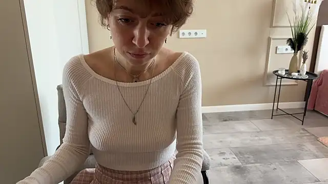 daniellia  online show from November 11, 9:15 am