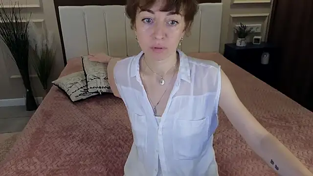 Snapshot of daniellia_ chatting on September 24, 8:10 am daniellia online show from September 24, 8:10 am