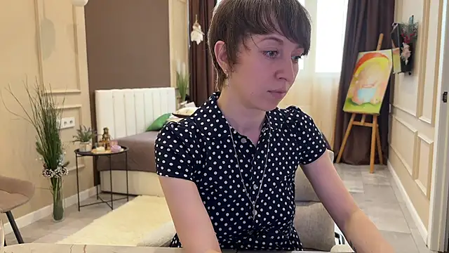 daniellia  online show from May 22, 2:26 pm