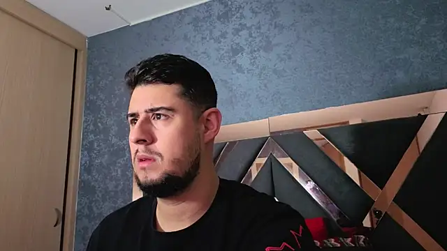 Snapshot of ryan_evanss chatting on December 18, 9:58 am ryan evanss online show from December 18, 9:58 am