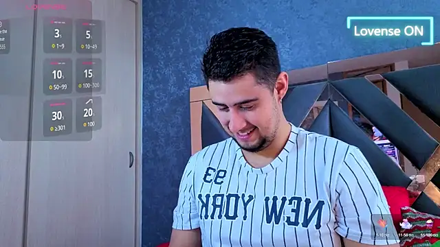 Snapshot of ryan_evanss chatting on November 23, 12:48 pm ryan evanss online show from November 23, 12:48 pm