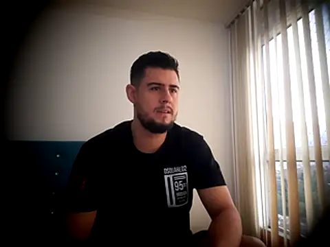 Snapshot of ryan_evanss chatting on October 26, 11:32 am ryan evanss online show from October 26, 11:32 am