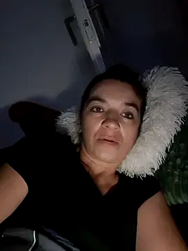 alinaalinutzq online show from November 1, 6:35 pm