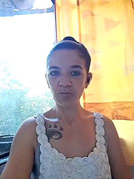 alinaalinutzq online show from September 22, 10:43 am