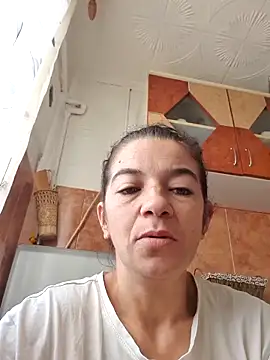 alinaalinutzq online show from October 19, 8:50 am