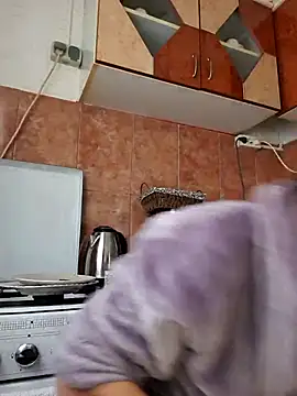 alinaalinutzq online show from October 18, 2:08 pm