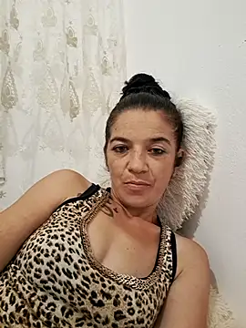 alinaalinutzq online show from September 23, 6:04 pm