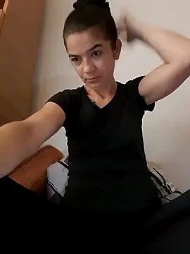 alinaalinutzq online show from November 2, 7:24 am