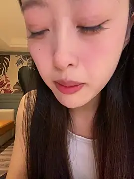 MengMeng0515 online show from April 9, 2:45 pm