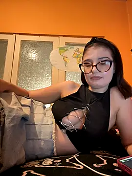 Larra69 online show from November 23, 5:45 pm