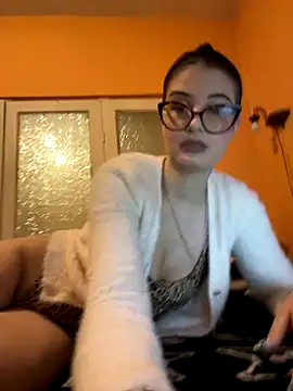 Larra69 online show from December 18, 6:01 pm