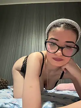 Larra69 online show from April 12, 5:38 pm