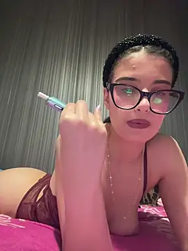 Larra69 online show from April 25, 5:43 pm