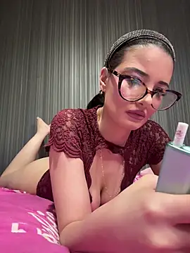 Larra69 online show from March 27, 6:09 pm