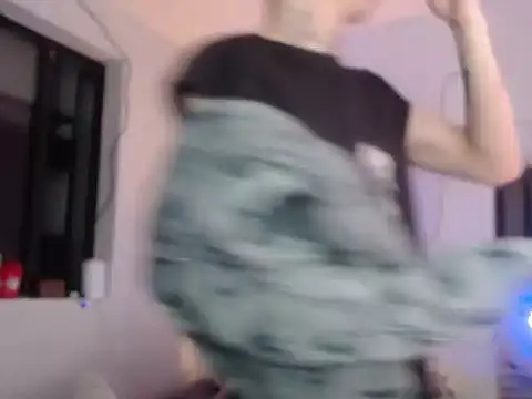 Snapshot of xalejo_max chatting on November 17, 7:51 pm xalejo max online show from November 17, 7:51 pm