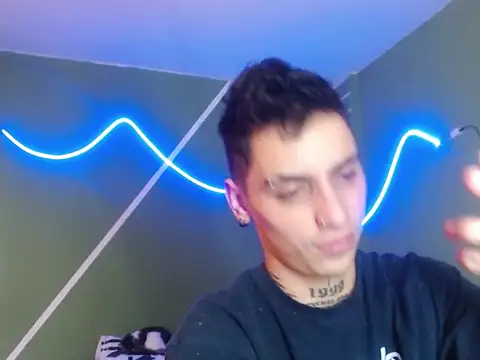 Snapshot of xalejo_max chatting on December 14, 8:14 pm xalejo max online show from December 14, 8:14 pm