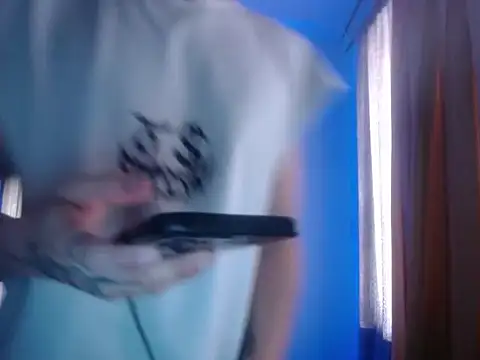 Snapshot of xalejo_max chatting on November 11, 8:25 pm xalejo max online show from November 11, 8:25 pm