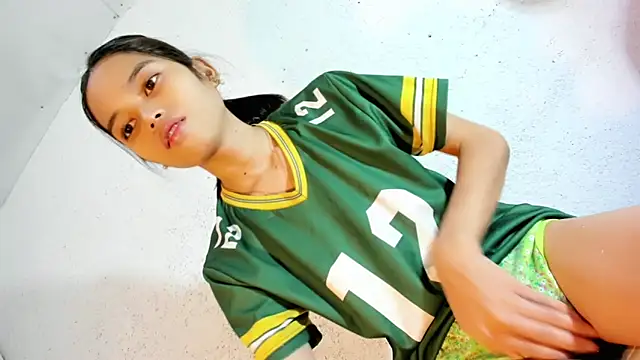 Snapshot of CUTIE_GIRLSX chatting on June 16, 1:33 pm CUTIE GIRLSX online show from June 16, 1:33 pm