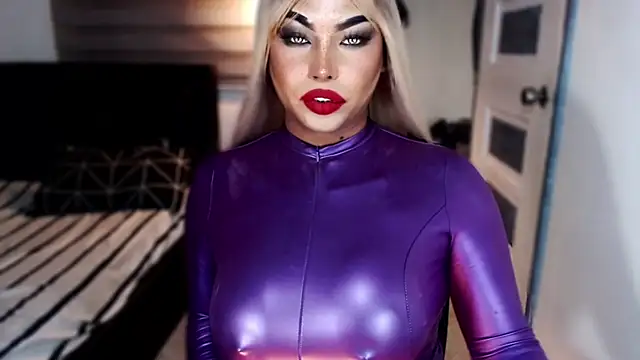 xTrixieMae online show from January 11, 6:15 pm