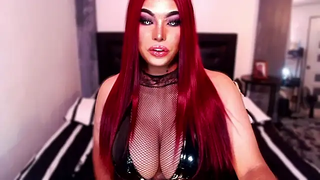 Snapshot of xTrixieMae chatting on February 20, 1:24 pm xTrixieMae online show from February 20, 1:24 pm