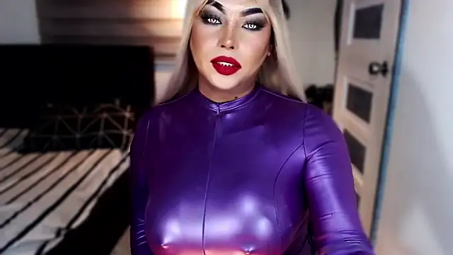 xTrixieMae online show from January 12, 12:23 pm