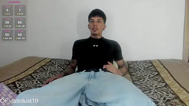 Snapshot of Savajelust chatting on July 4, 8:24 pm Savajelust online show from July 4, 8:24 pm