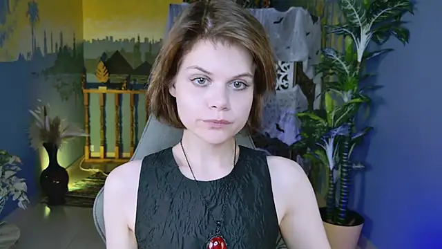 Snapshot of EllieMurler chatting on October 31, 2:13 pm EllieMurler online show from October 31, 2:13 pm