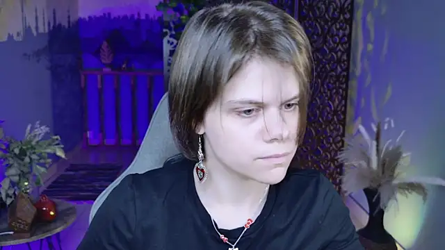 Snapshot of EllieMurler chatting on October 7, 9:10 am EllieMurler online show from October 7, 9:10 am