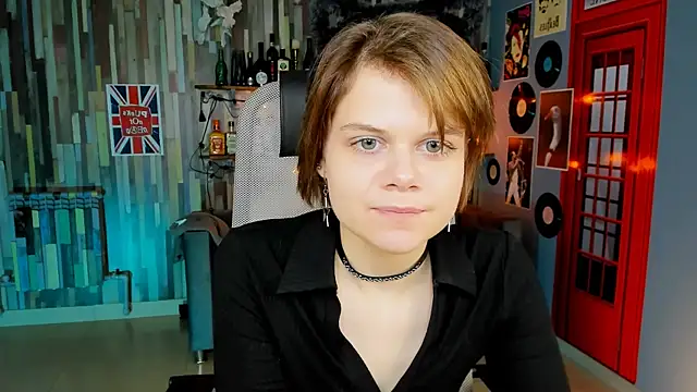 Snapshot of EllieMurler chatting on December 14, 1:28 pm EllieMurler online show from December 14, 1:28 pm