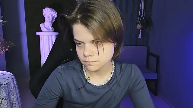 Snapshot of EllieMurler chatting on October 17, 9:12 am EllieMurler online show from October 17, 9:12 am