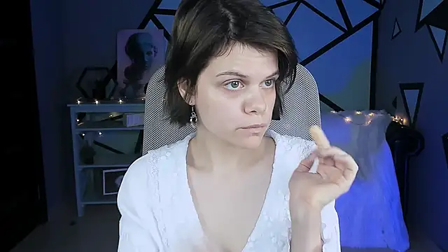 Snapshot of EllieMurler chatting on September 24, 9:16 am EllieMurler online show from September 24, 9:16 am