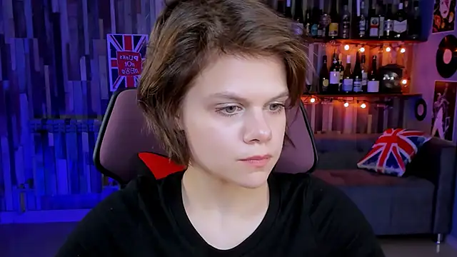 Snapshot of EllieMurler chatting on October 14, 9:10 am EllieMurler online show from October 14, 9:10 am