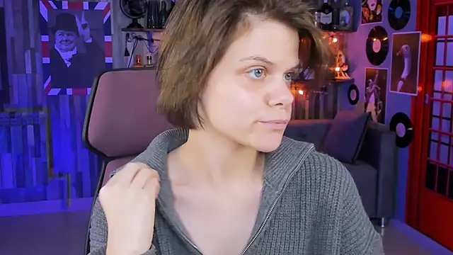 Snapshot of EllieMurler chatting on September 25, 9:04 am EllieMurler online show from September 25, 9:04 am