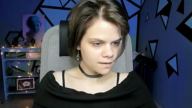 Snapshot of EllieMurler chatting on October 3, 9:22 am EllieMurler online show from October 3, 9:22 am