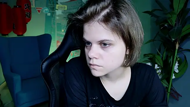 Snapshot of EllieMurler chatting on October 1, 9:25 am EllieMurler online show from October 1, 9:25 am