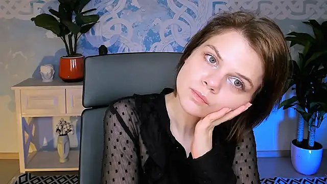 Snapshot of EllieMurler chatting on November 28, 9:09 am EllieMurler online show from November 28, 9:09 am