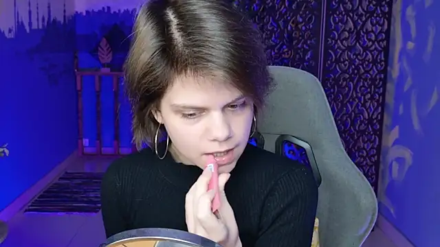 Snapshot of EllieMurler chatting on September 28, 9:05 am EllieMurler online show from September 28, 9:05 am