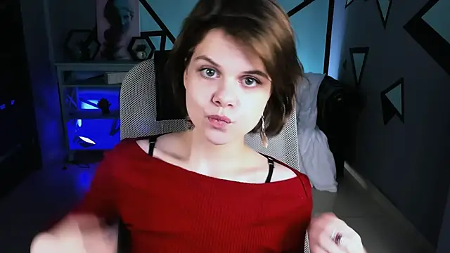 Snapshot of EllieMurler chatting on November 6, 9:13 am EllieMurler online show from November 6, 9:13 am