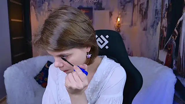 Snapshot of EllieMurler chatting on November 26, 9:09 am EllieMurler online show from November 26, 9:09 am