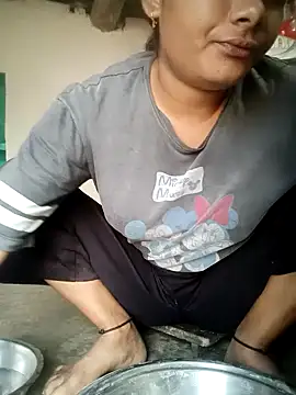 Snapshot of Hot_siiii chatting on September 18, 2:14 am Hot siiii online show from September 18, 2:14 am