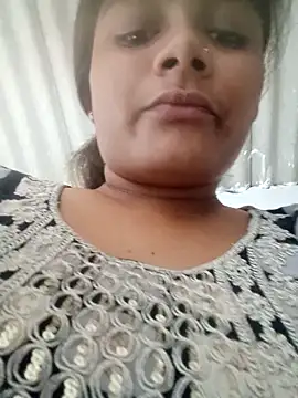 Snapshot of Hot_siiii chatting on September 29, 8:10 am Hot siiii online show from September 29, 8:10 am