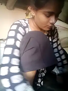 Snapshot of Hot_siiii chatting on September 9, 3:27 am Hot siiii online show from September 9, 3:27 am
